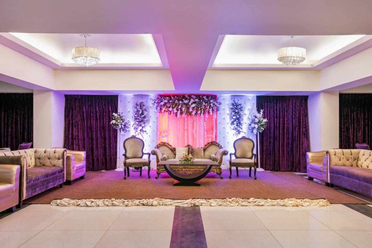Ramada Plaza By Wyndham Karachi Airport Hotel Exteriér fotografie The Royal