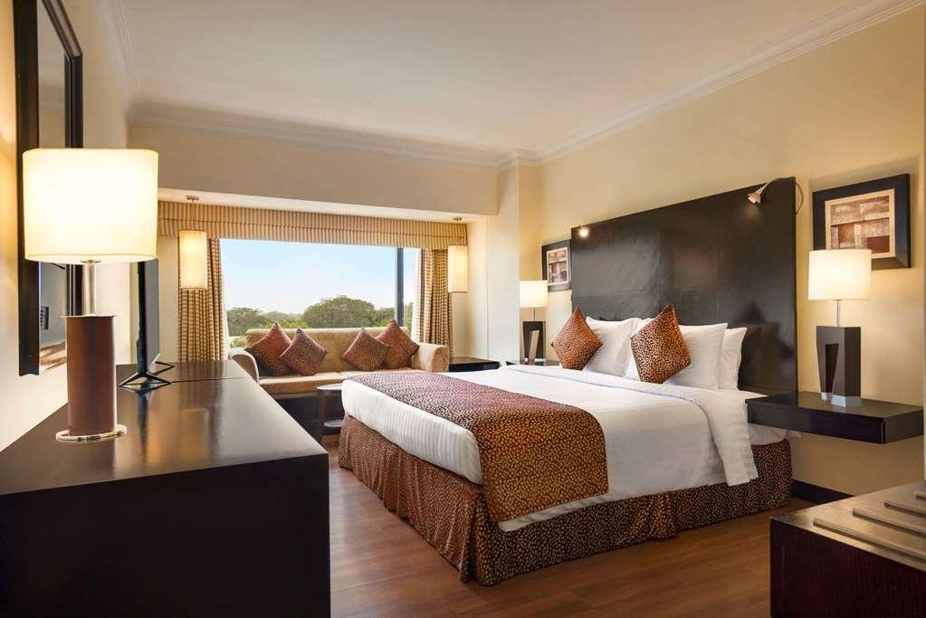 Ramada Plaza By Wyndham Karachi Airport Hotel Pokoj fotografie A room at the Taj Bengal