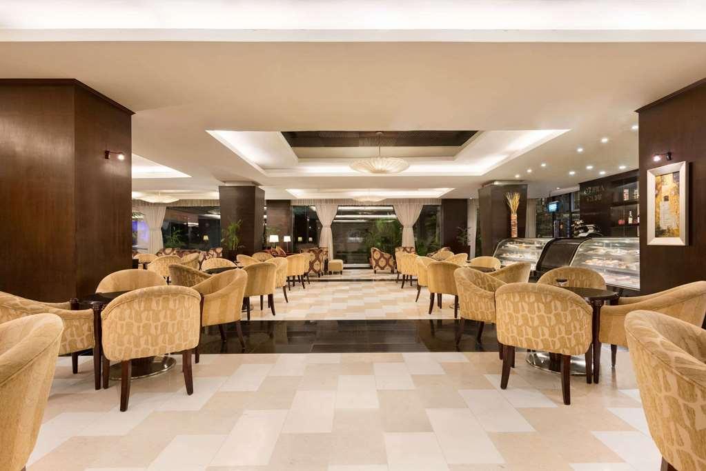 Ramada Plaza By Wyndham Karachi Airport Hotel Zařízení fotografie The lobby