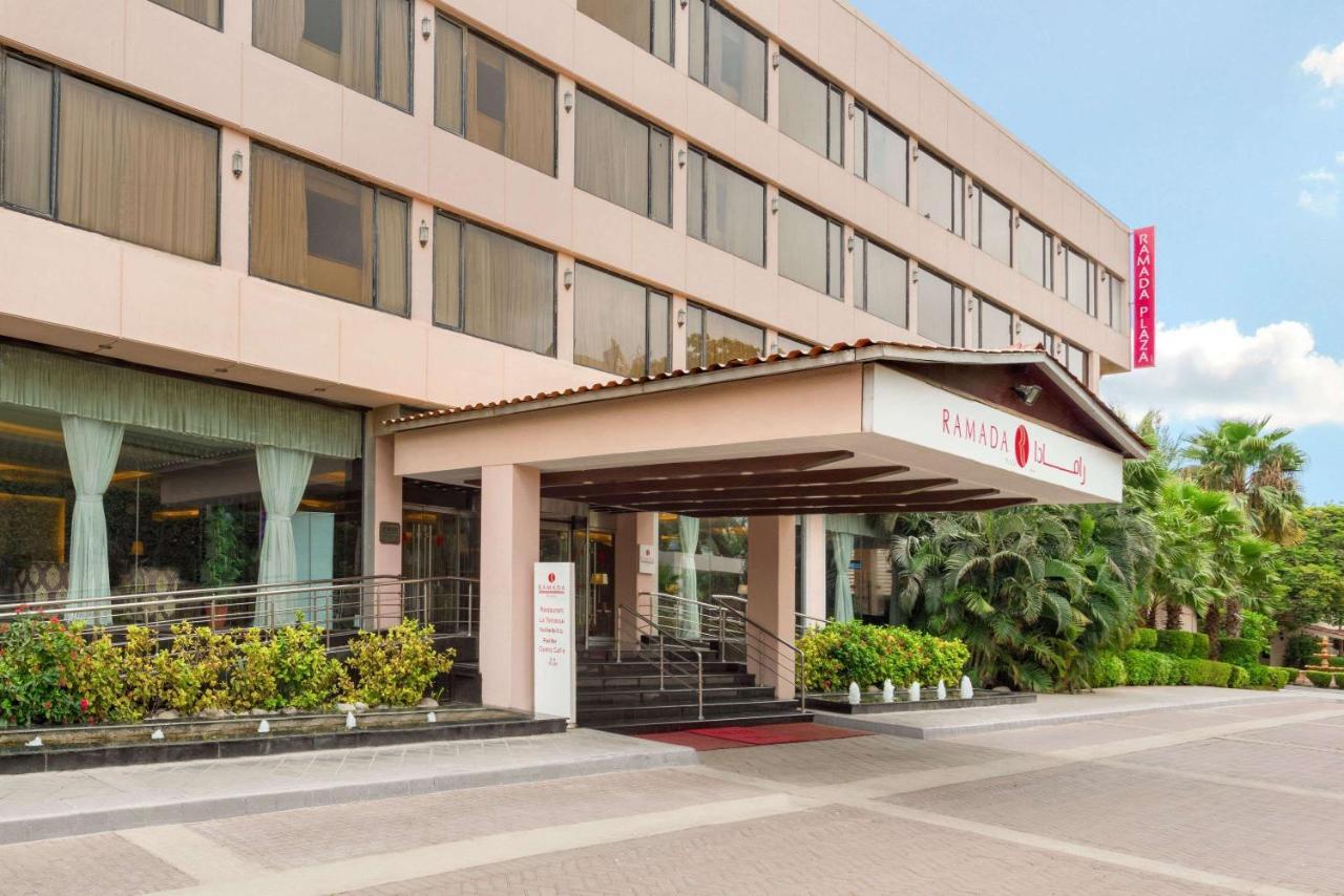 Ramada Plaza By Wyndham Karachi Airport Hotel Exteriér fotografie Amaranth Hotel