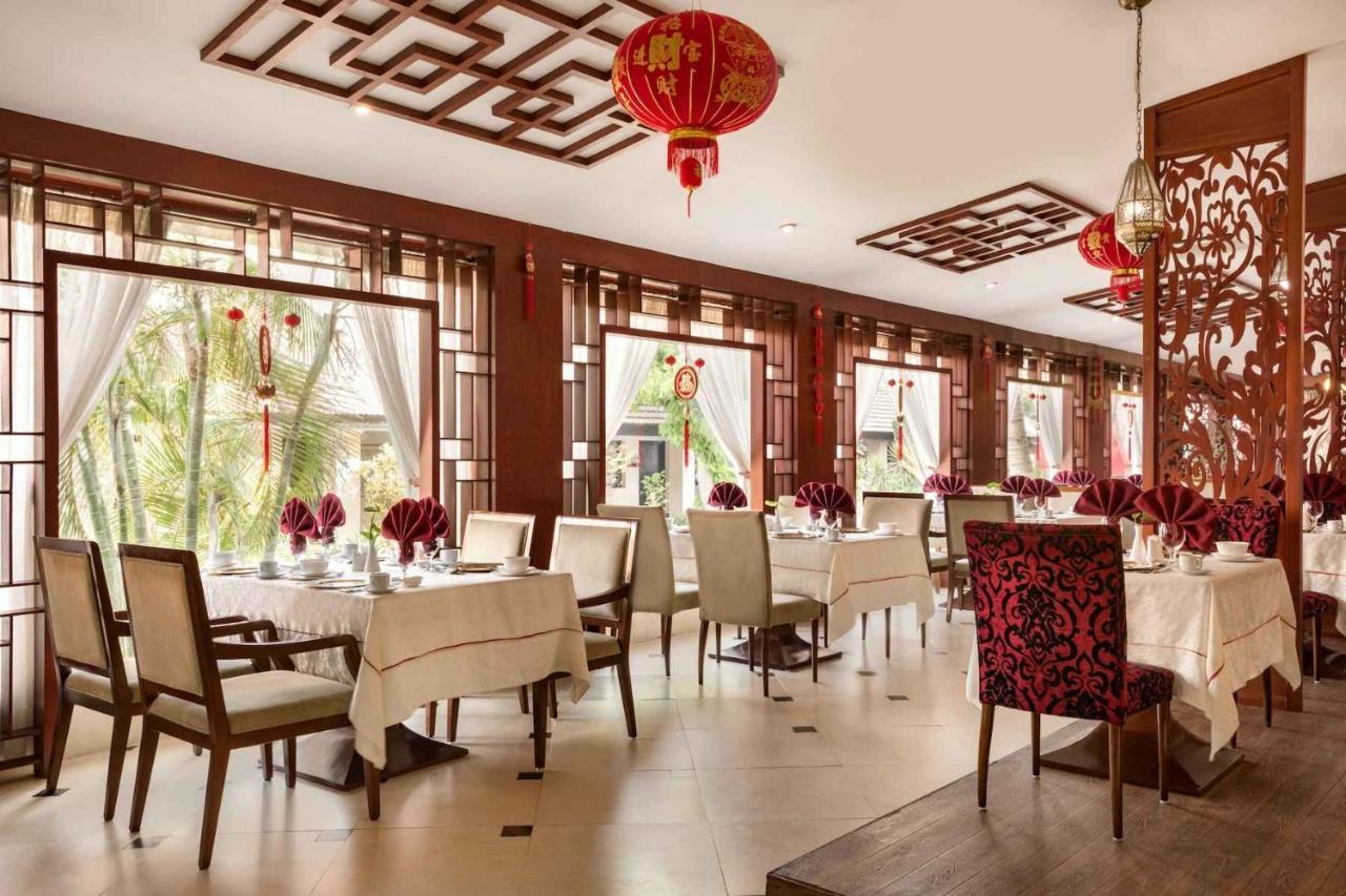 Ramada Plaza By Wyndham Karachi Airport Hotel Exteriér fotografie Interior of a restaurant